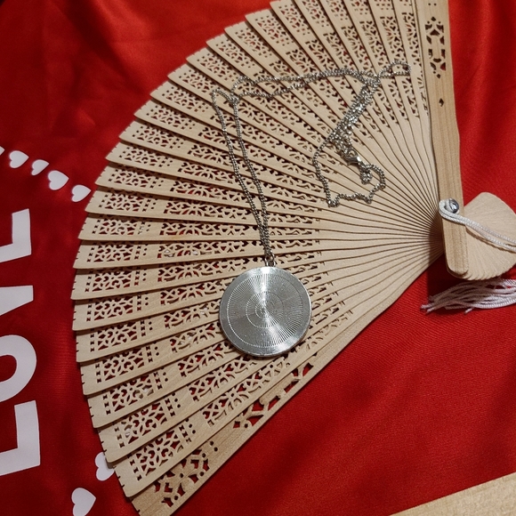 Super Kool Necklace - Picture 4 of 14